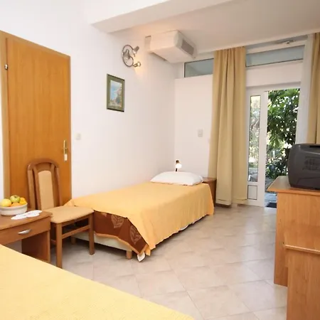 Gostinjska kuća Twin Starigrad 3333i Starigrad Paklenica