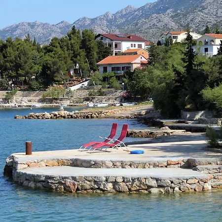 Twin Starigrad 3333i Guest house